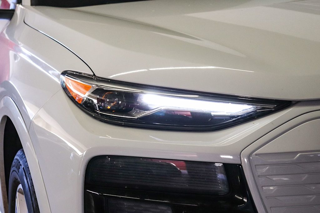 Thumbnail: 2025 Audi Q6 e-tron - 9