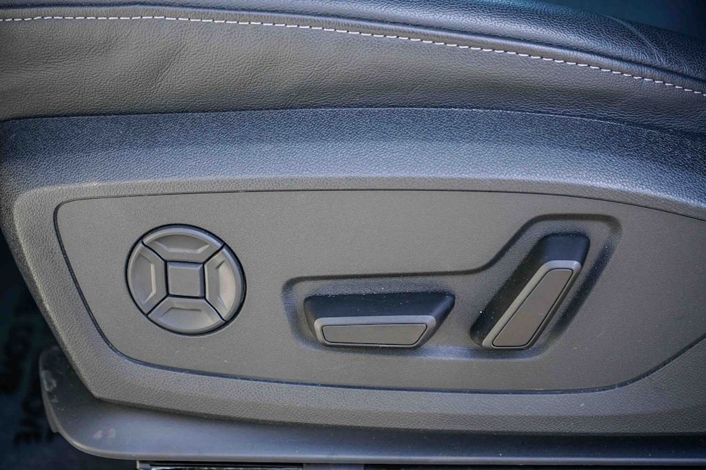 Thumbnail: 2025 Audi Q6 e-tron - 23