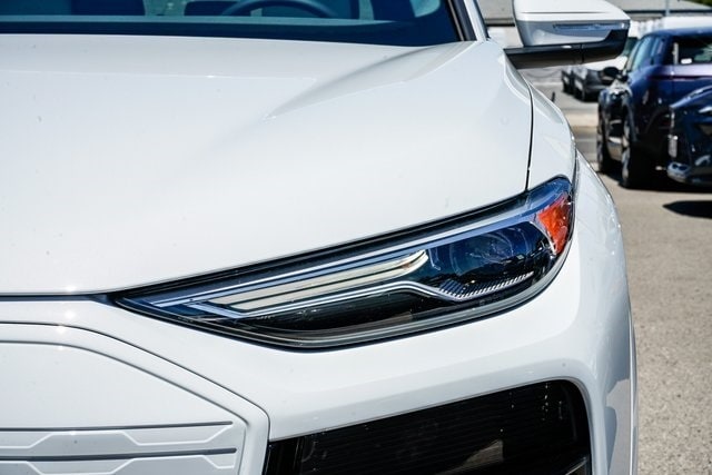 Thumbnail: 2025 Audi Q6 e-tron - 18