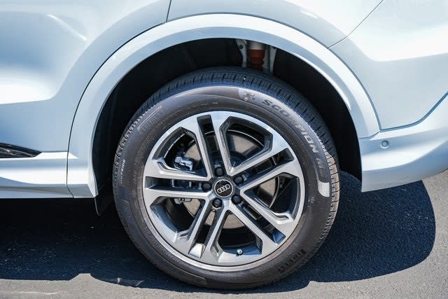 Thumbnail: 2025 Audi Q5 - 24
