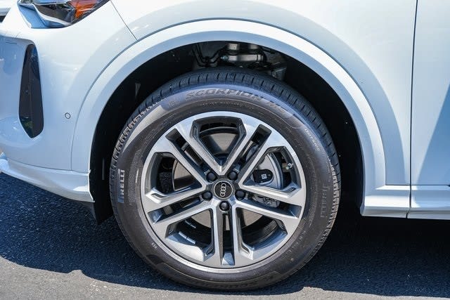 Thumbnail: 2025 Audi Q5 - 6