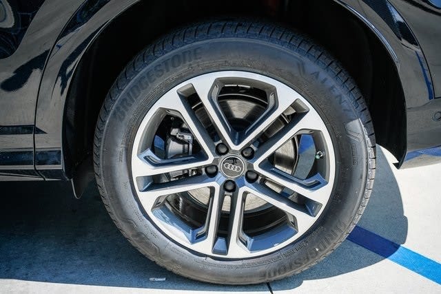 Thumbnail: 2025 Audi Q5 - 6