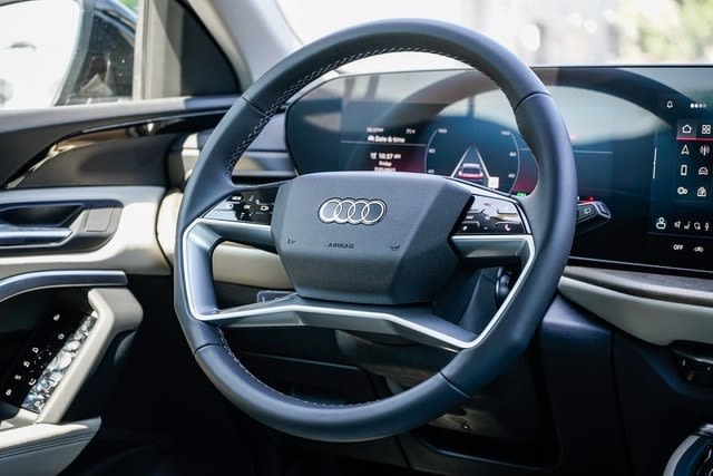 Thumbnail: 2025 Audi Q5 - 12