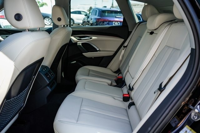 Thumbnail: 2025 Audi Q5 - 11