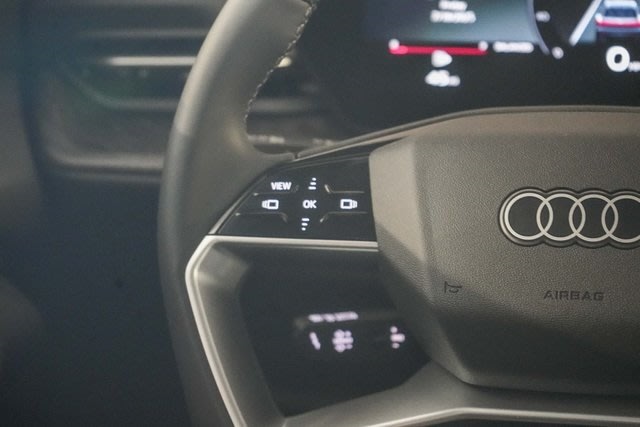 Thumbnail: 2025 Audi Q5 - 25