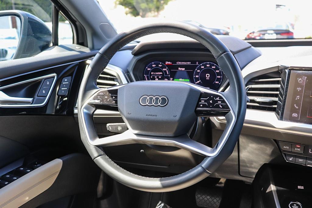Thumbnail: 2023 Audi Q4 e-tron - 11