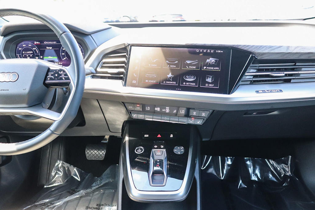 Thumbnail: 2023 Audi Q4 e-tron - 7