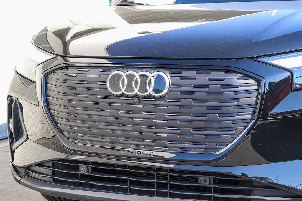 Thumbnail: 2024 Audi Q4 e-tron - 4