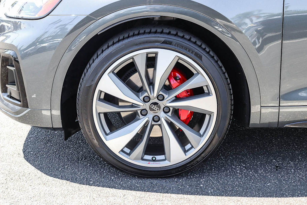 Thumbnail: 2024 Audi SQ5 - 6
