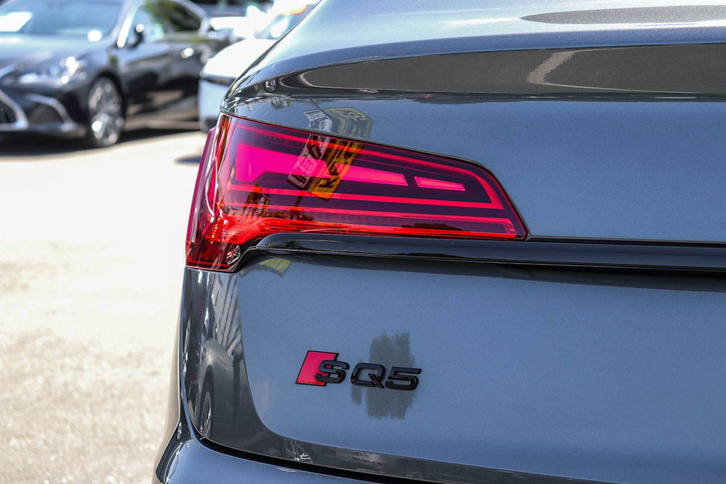 Thumbnail: 2024 Audi SQ5 - 22