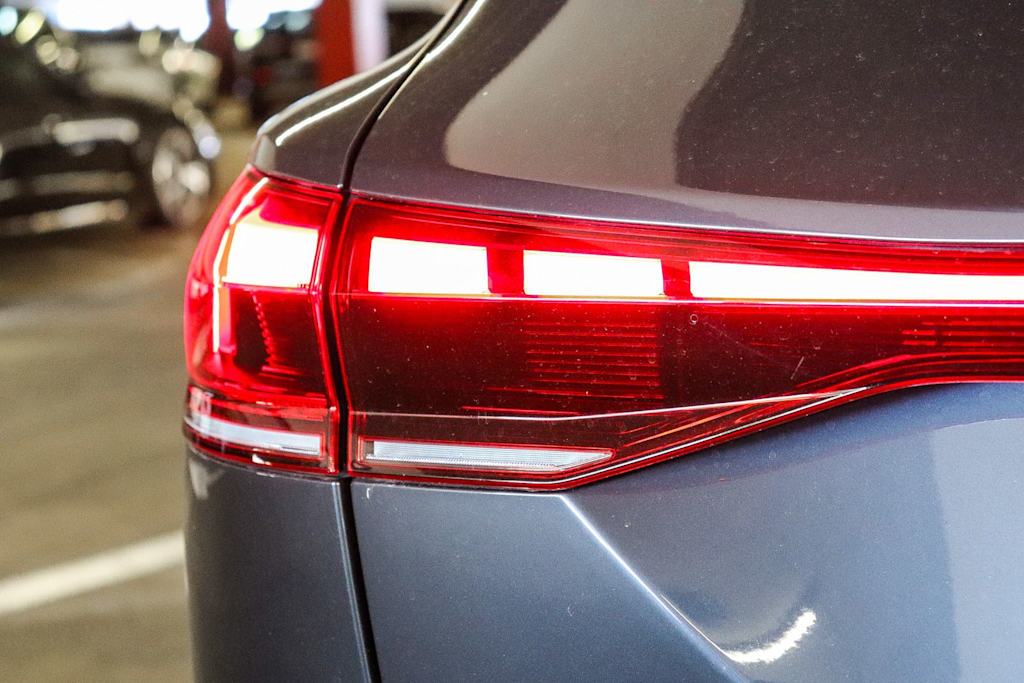 Thumbnail: 2025 Audi Q6 e-tron - 5