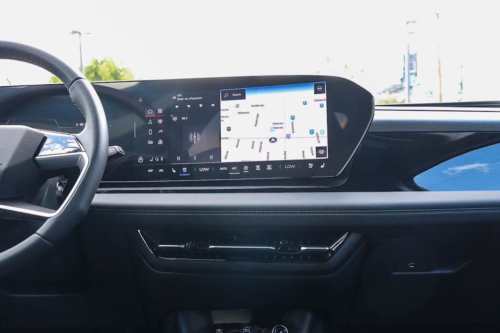 Thumbnail: 2025 Audi Q6 e-tron - 11
