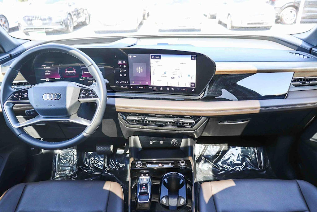 Thumbnail: 2025 Audi Q6 e-tron - 2