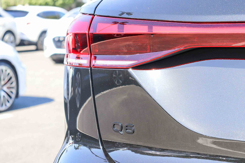 Thumbnail: 2025 Audi Q6 e-tron - 20