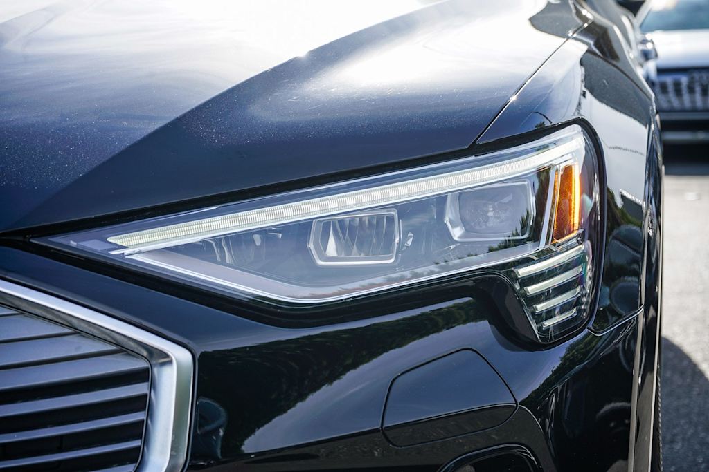 Thumbnail: 2023 Audi e-tron - 21