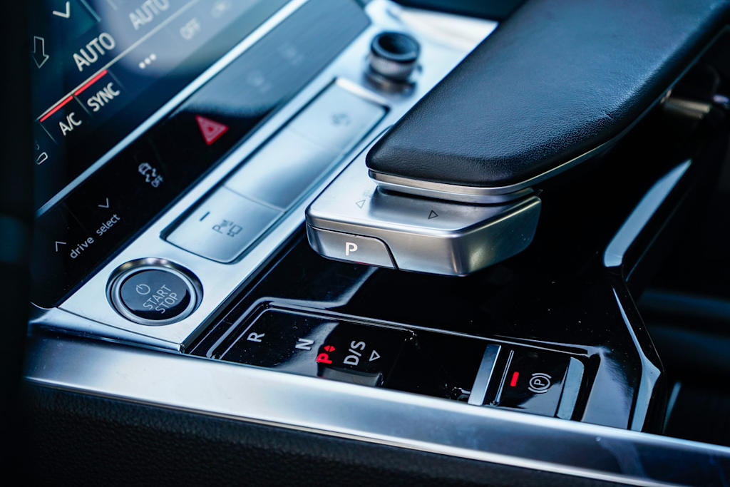 Thumbnail: 2023 Audi e-tron - 15