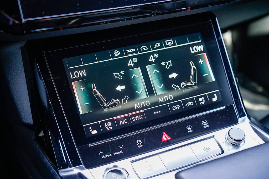 Thumbnail: 2023 Audi e-tron - 14