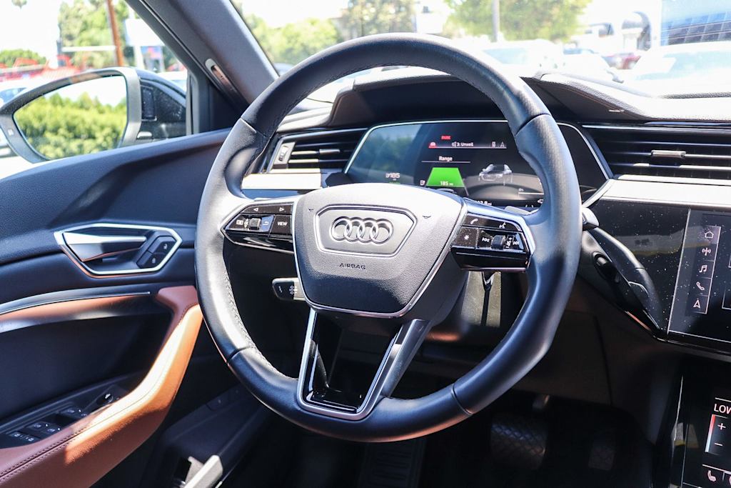 Thumbnail: 2023 Audi e-tron - 8
