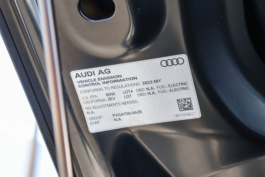 Thumbnail: 2023 Audi e-tron - 16
