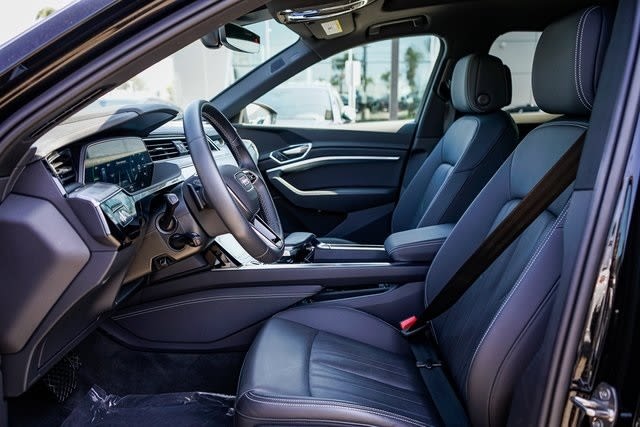 2023 Audi e-tron Premium Plus 10
