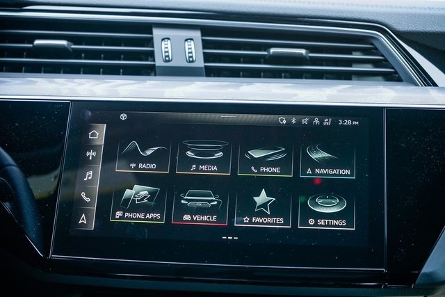 2023 Audi e-tron Premium Plus 13
