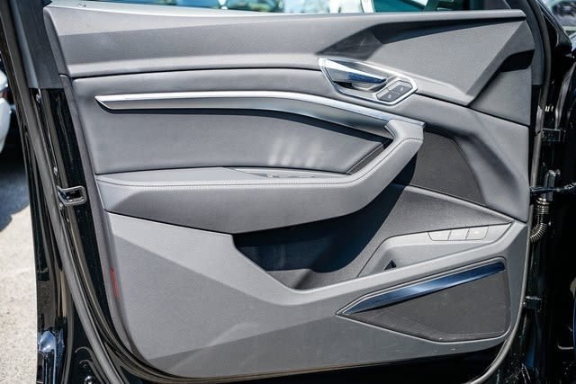2023 Audi e-tron Premium Plus 23