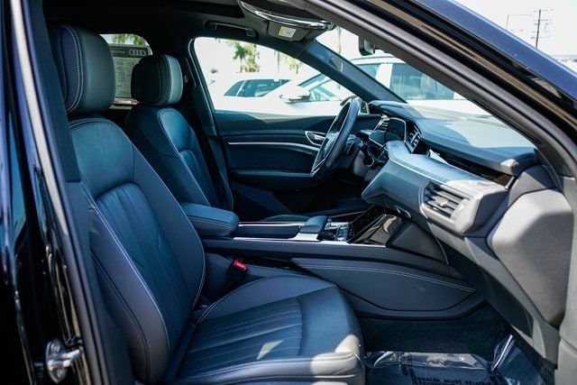 2023 Audi e-tron Premium Plus 9