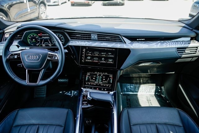 2023 Audi e-tron Premium Plus 2