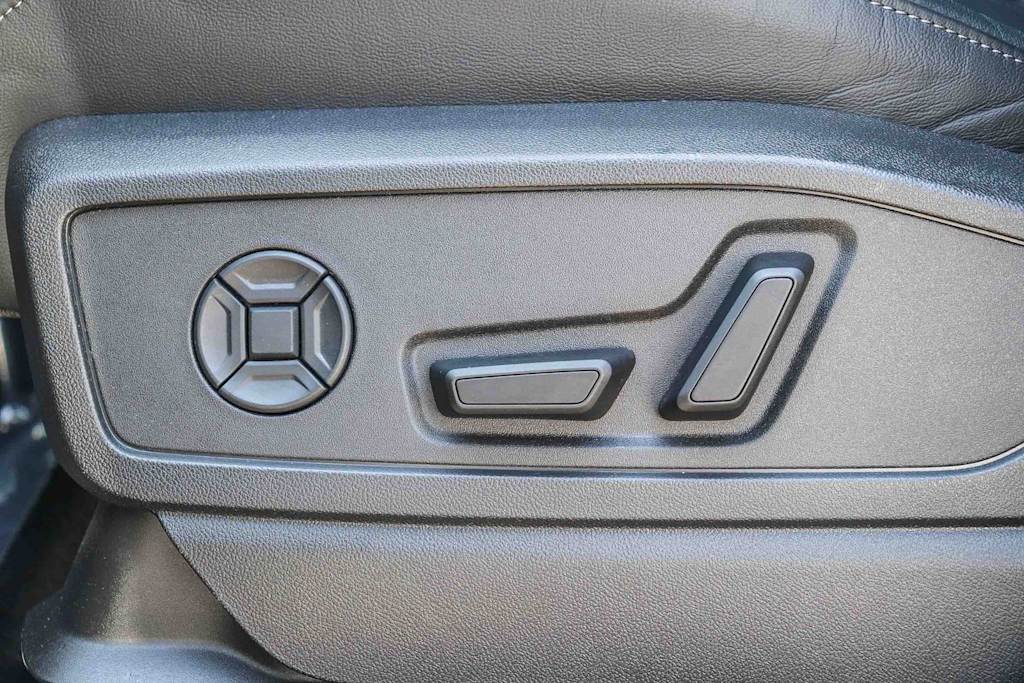 Thumbnail: 2025 Audi Q5 - 24