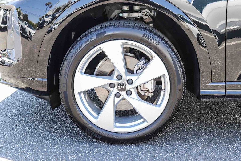 Thumbnail: 2025 Audi Q5 - 7
