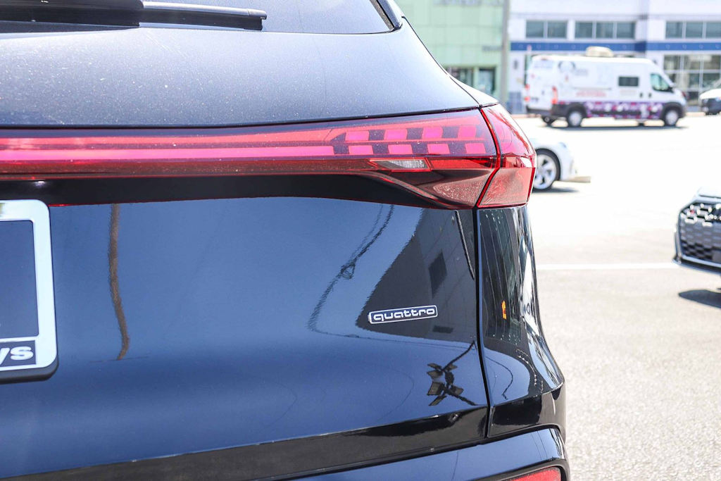 Thumbnail: 2025 Audi Q5 - 12