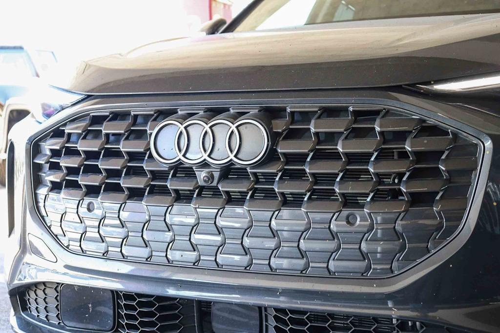 Thumbnail: 2025 Audi Q5 - 5
