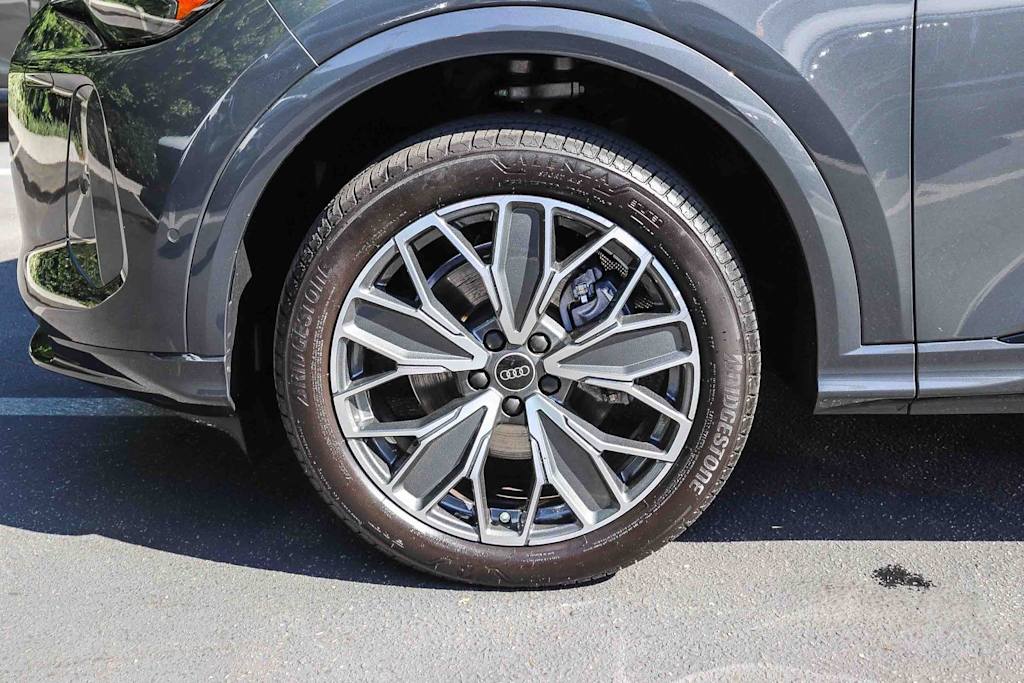 Thumbnail: 2025 Audi Q5 - 7