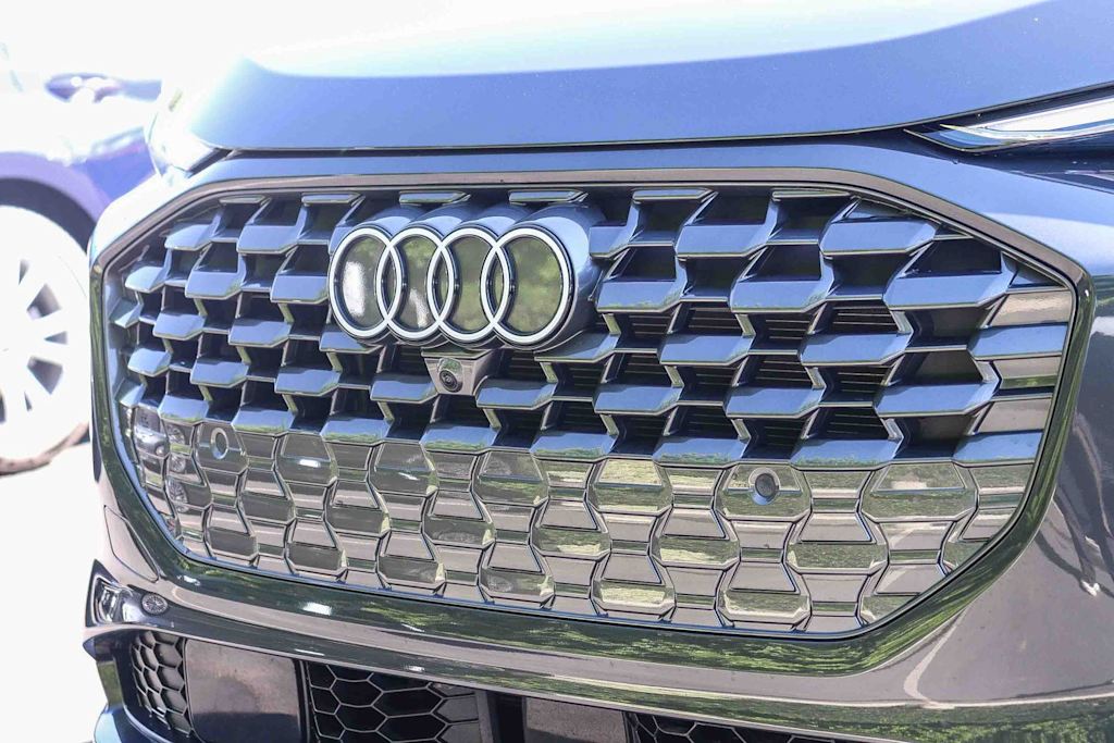 Thumbnail: 2025 Audi Q5 - 20