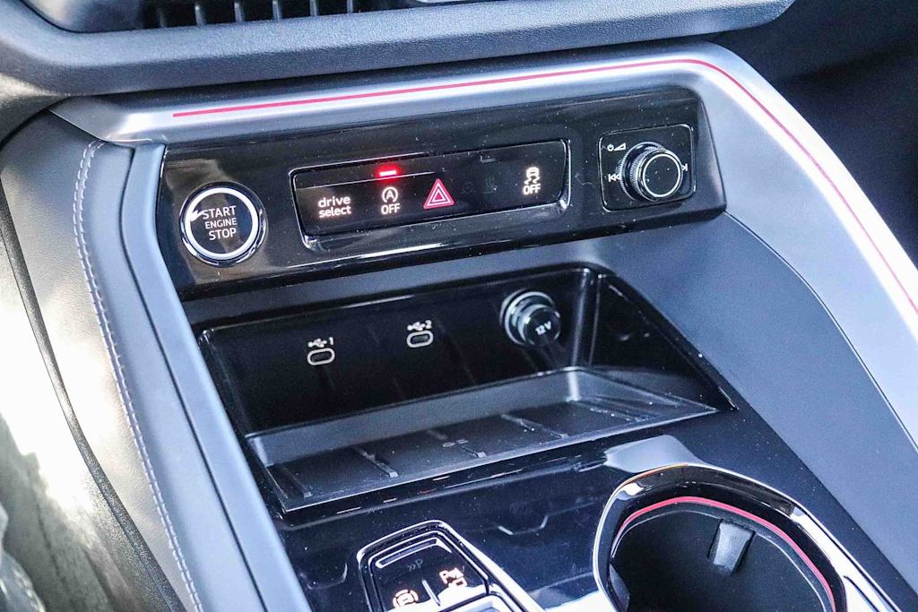 Thumbnail: 2025 Audi Q5 - 30