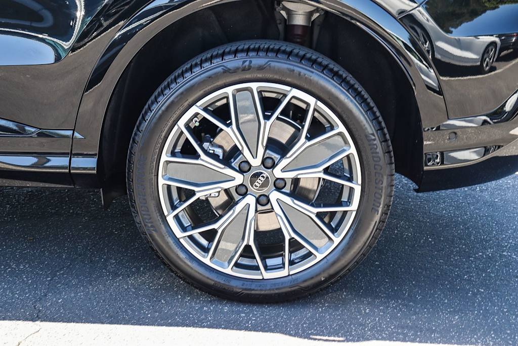 Thumbnail: 2025 Audi Q5 - 20