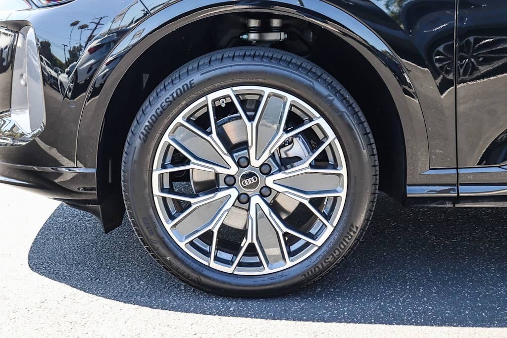 Thumbnail: 2025 Audi Q5 - 6