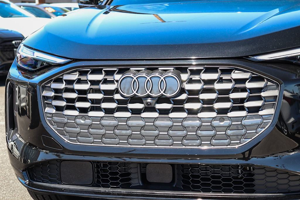 Thumbnail: 2025 Audi Q5 - 19