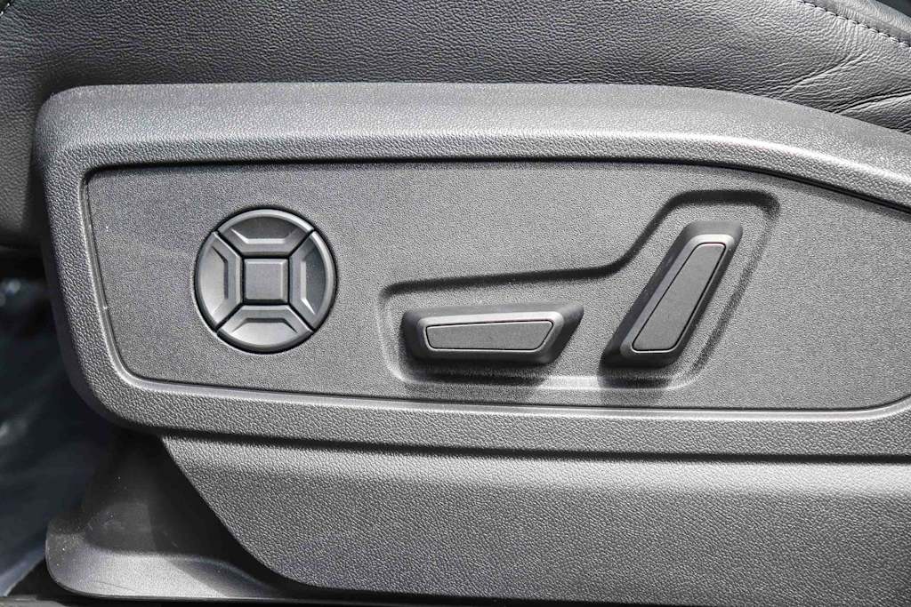 Thumbnail: 2025 Audi Q5 - 25