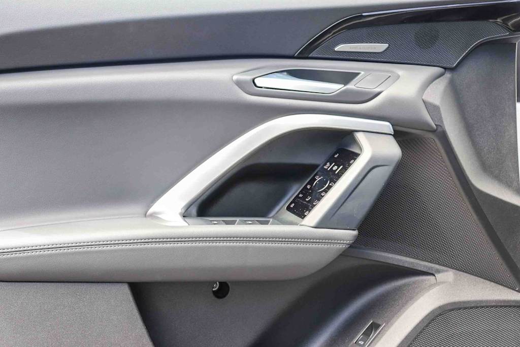 Thumbnail: 2025 Audi Q5 - 26