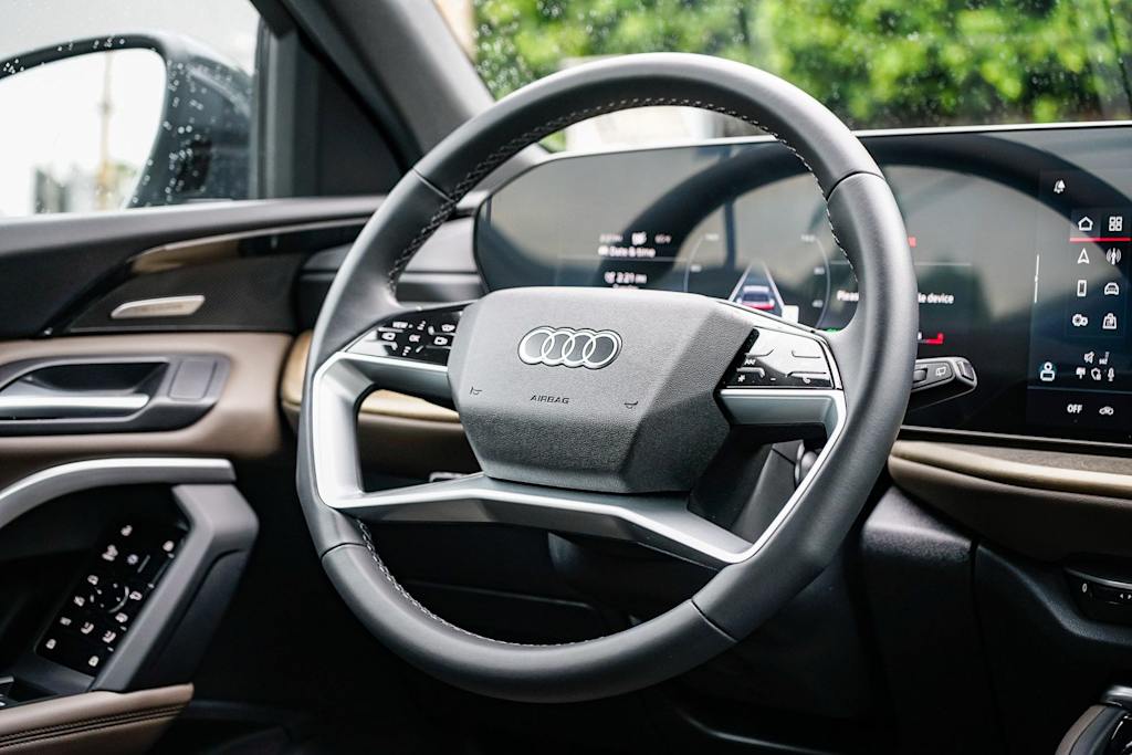 Thumbnail: 2025 Audi Q5 - 8