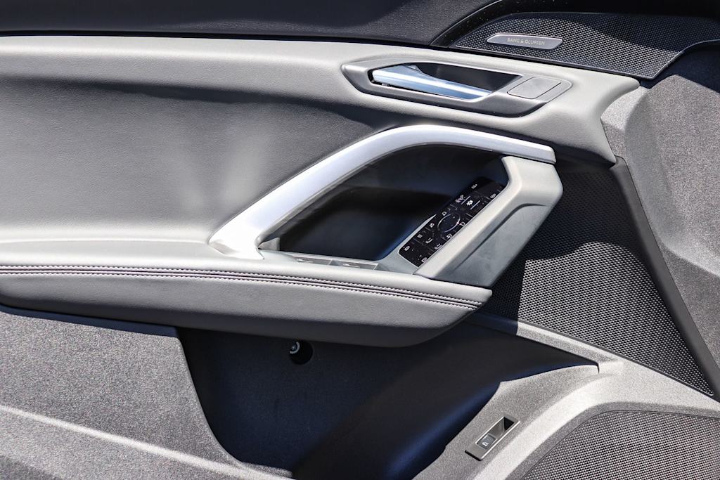 Thumbnail: 2025 Audi Q5 - 26