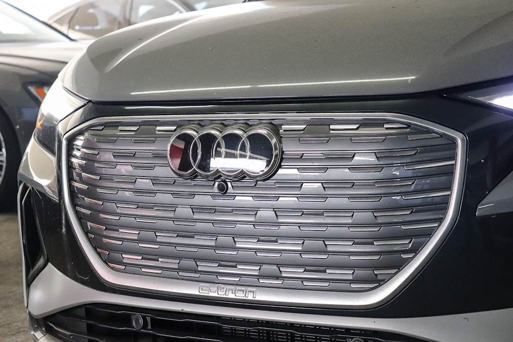 Thumbnail: 2024 Audi Q4 e-tron - 10