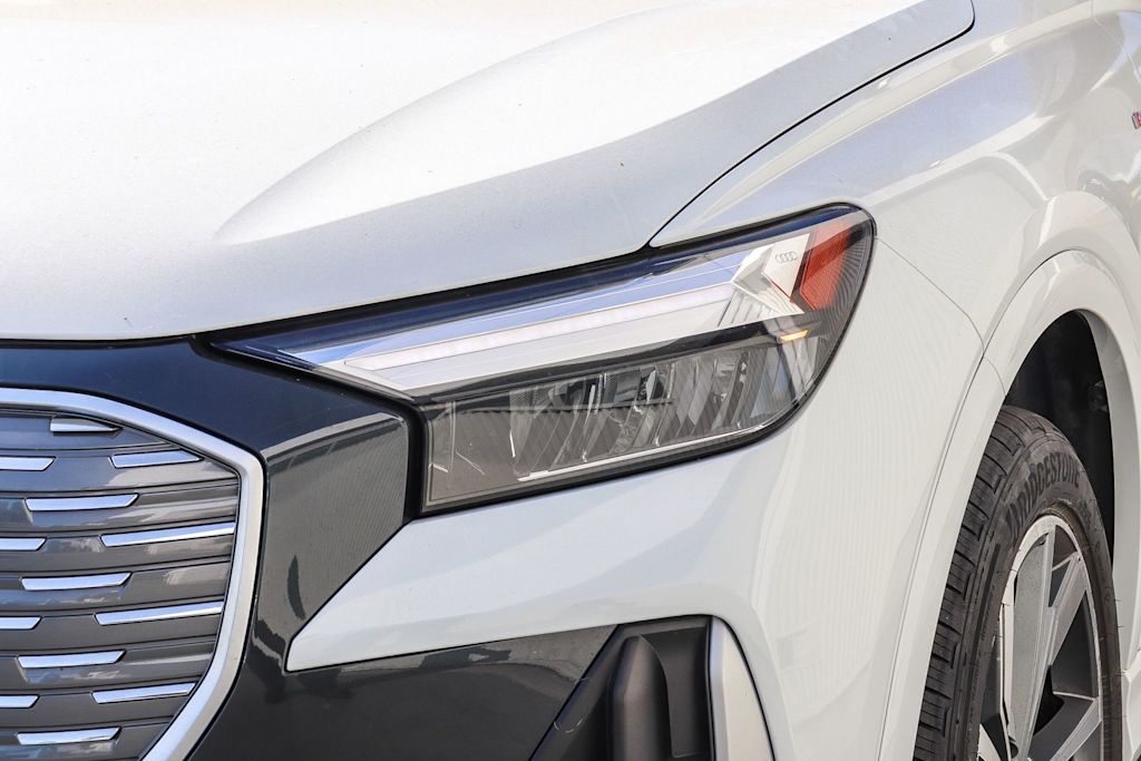 Thumbnail: 2023 Audi Q4 e-tron - 9