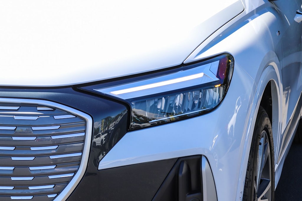 Thumbnail: 2023 Audi Q4 e-tron - 19