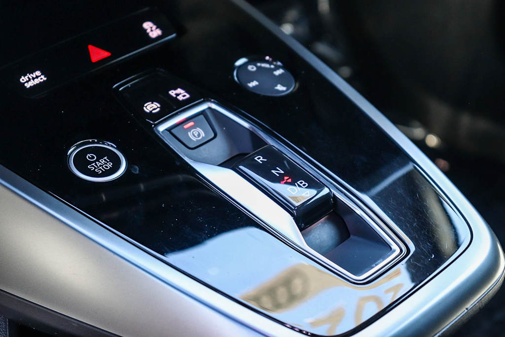 Thumbnail: 2023 Audi Q4 e-tron - 14
