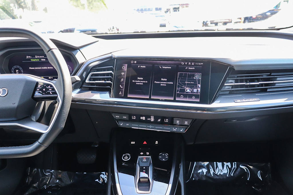 Thumbnail: 2023 Audi Q4 e-tron - 7