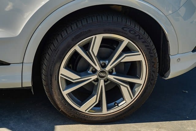 Thumbnail: 2023 Audi Q4 e-tron - 12