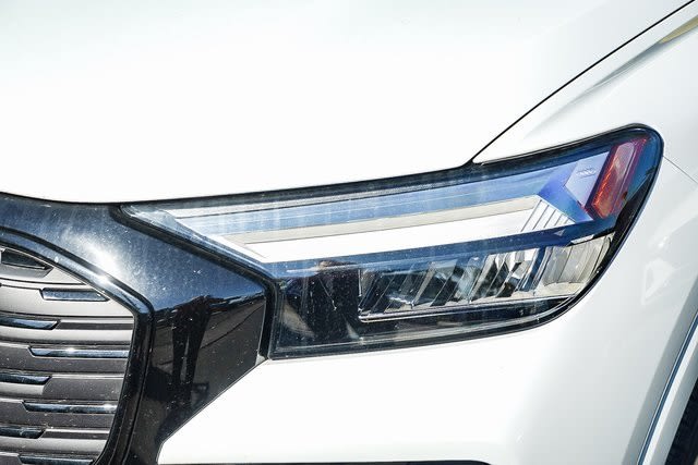 Thumbnail: 2023 Audi Q4 e-tron - 11