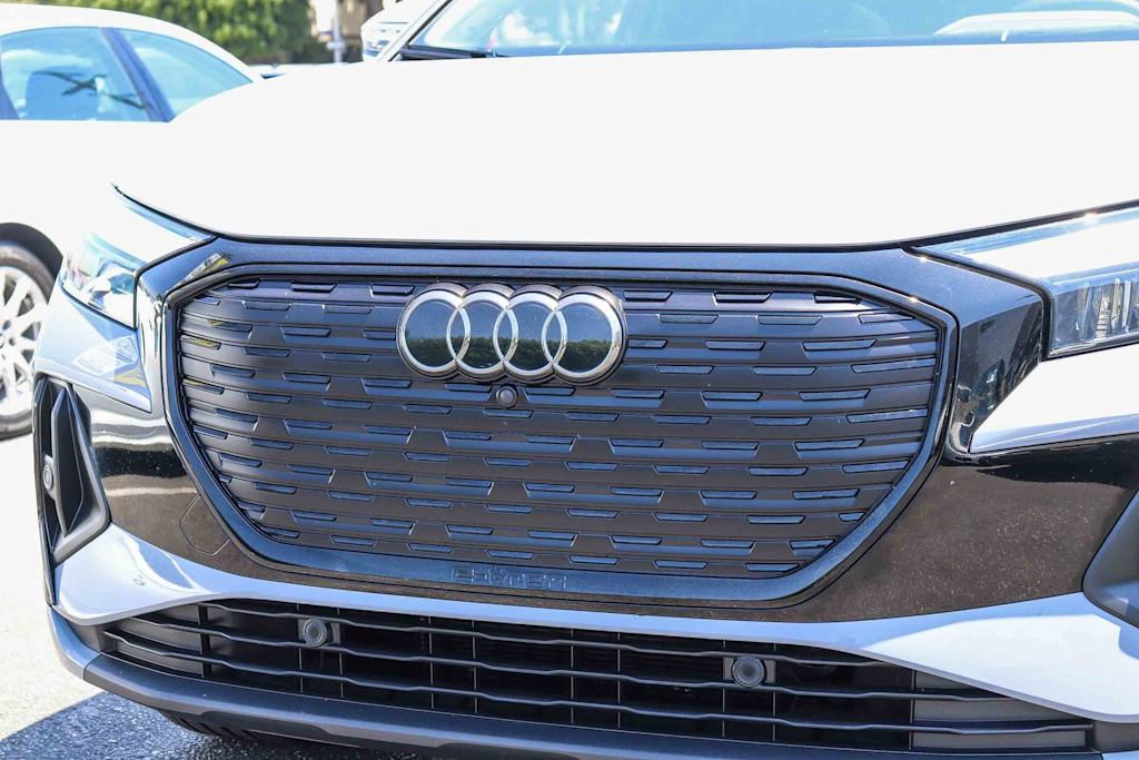 Thumbnail: 2023 Audi Q4 e-tron - 6